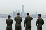 China prohbe que aviones y buques militares de EEUU hagan escala en Hong Kong