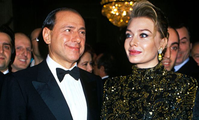 Silvio Berlusconi junto a Verónica Lario en 1994