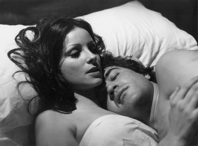Patxi Andin y Amparo Muoz en 'La otra alcoba' (1976).