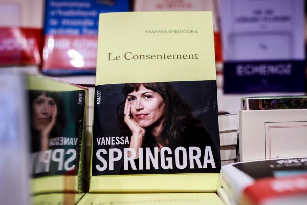 La portada del libro de Springora, 'El consentimiento'.