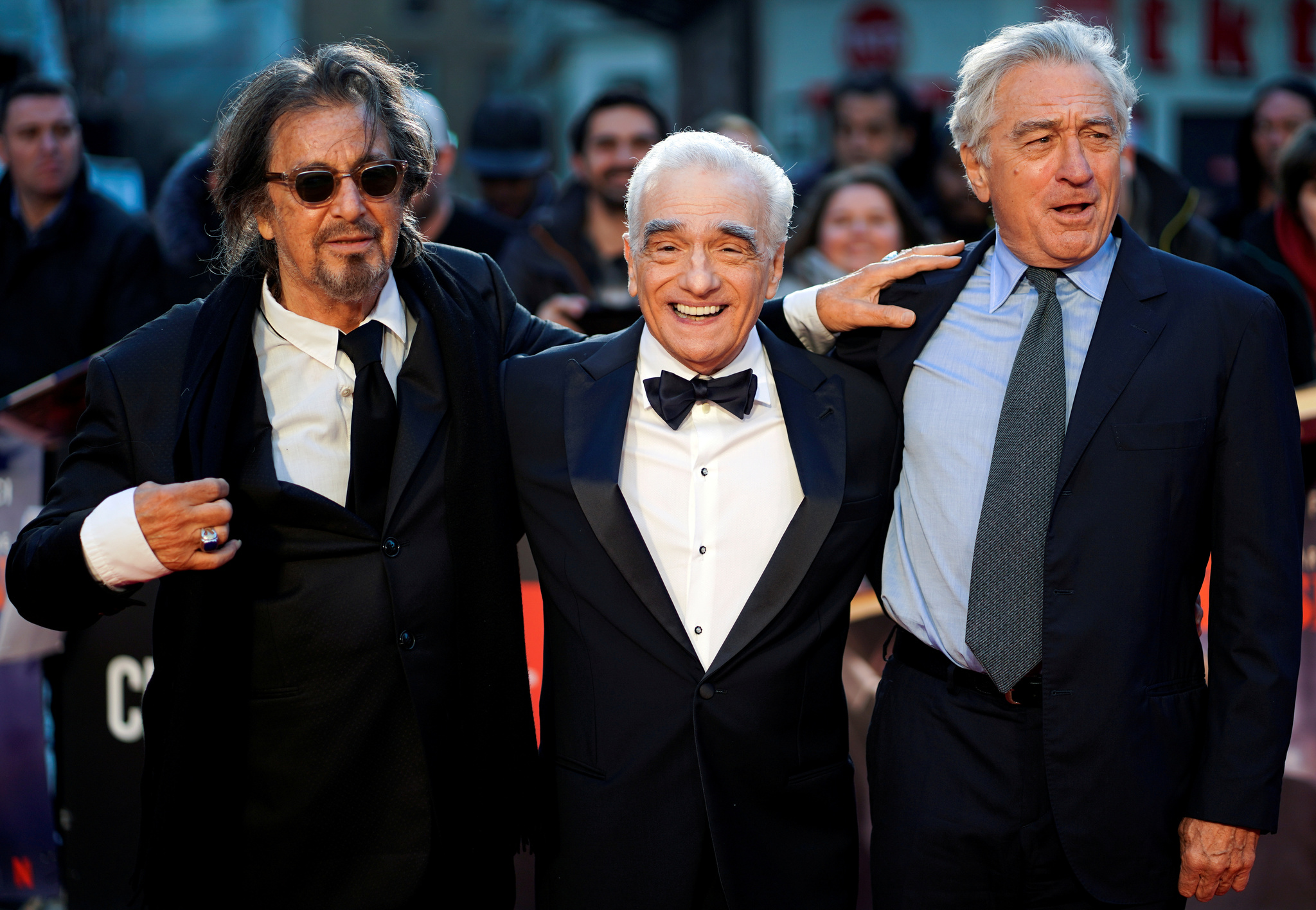 Martin Scorsese rodeado por Al Pacino y Robert De Niro antes de una presentacin de 'El irlands'..