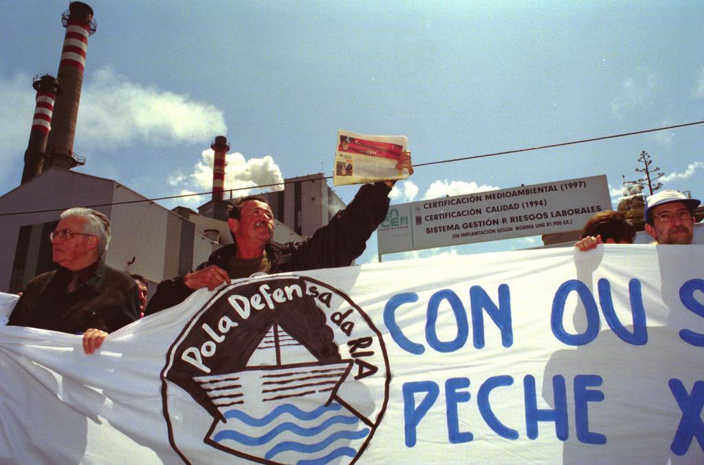 Manifestacin histrica de protesta contra la fbrica de Pontevedra.