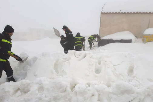 La UME tuvo que acudir a los pueblos de Castelln afectados por la nieve.