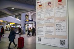 Instrucciones sobre el coronavirus en el aeropuerto de Tegel, en Berlin