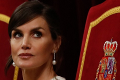 Letizia con pendientes de perlas australanas del joyero de Casa Real. Tienen la particularidad de que se pueden alargar o acortar segn el da.