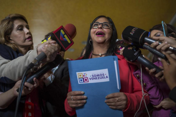 Delcy Rodríguez, vicepresidenta de Venezuela, atiende a los medios en...