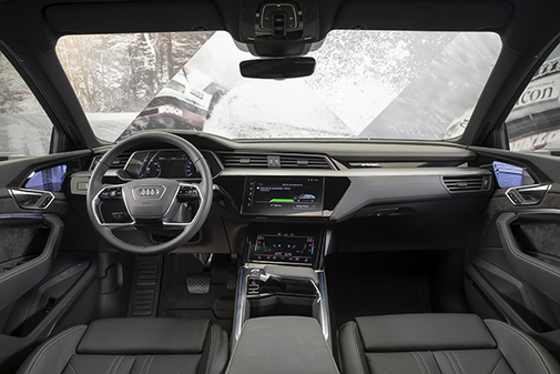 El tecnolgico interior del Audi e.tron.