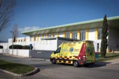 Una ambulancia, en la puerta del Hospital Son Espases, en Palma (Mallorca).