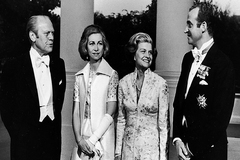 Don Juan Carlos y Doa Sofa, con Gerald Ford y su esposa, Betty, en 1976.
