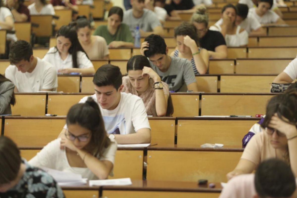 Gobierno, CCAA y rectores pactan aplazar la Selectividad a 217.000 estudiantes