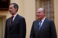 Felipe VI y Juan Carlos I en un acto, en 2018, en Madrid.