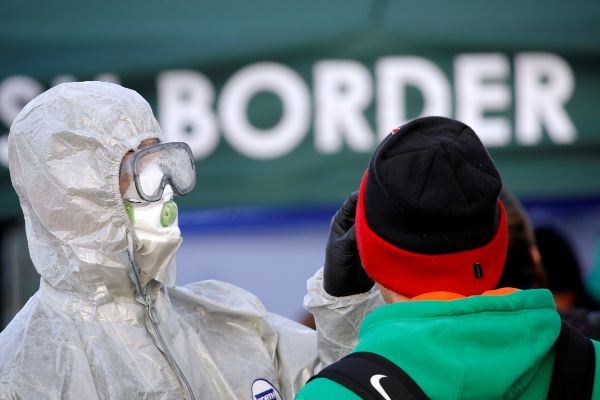 La UE cierra sus fronteras durante 30 das y "coordinar" el retorno de los europeos atrapados en el extranjero