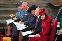 La reina, Carlos, Camilla y los duques de Cambridge, el  pasado 9 de marzo.