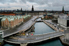 Vista del rea del Parlamento dans completamente vaca en Copenhague.