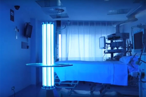 Una habitación de hospital durante el proceso de desinfección UVG.
