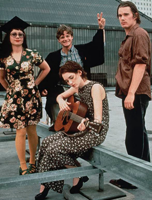 Imagen de la pelcula 'Reality Bites' con Winona Ryder en el centro.