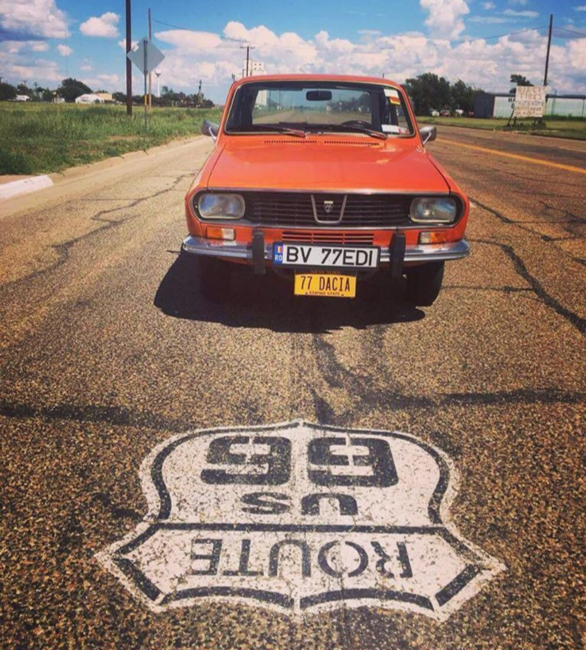El Dacia 1300 en la Ruta 66, mítica carretera que Palaghita consiguió hacer con el coche de sus sueños e infancia