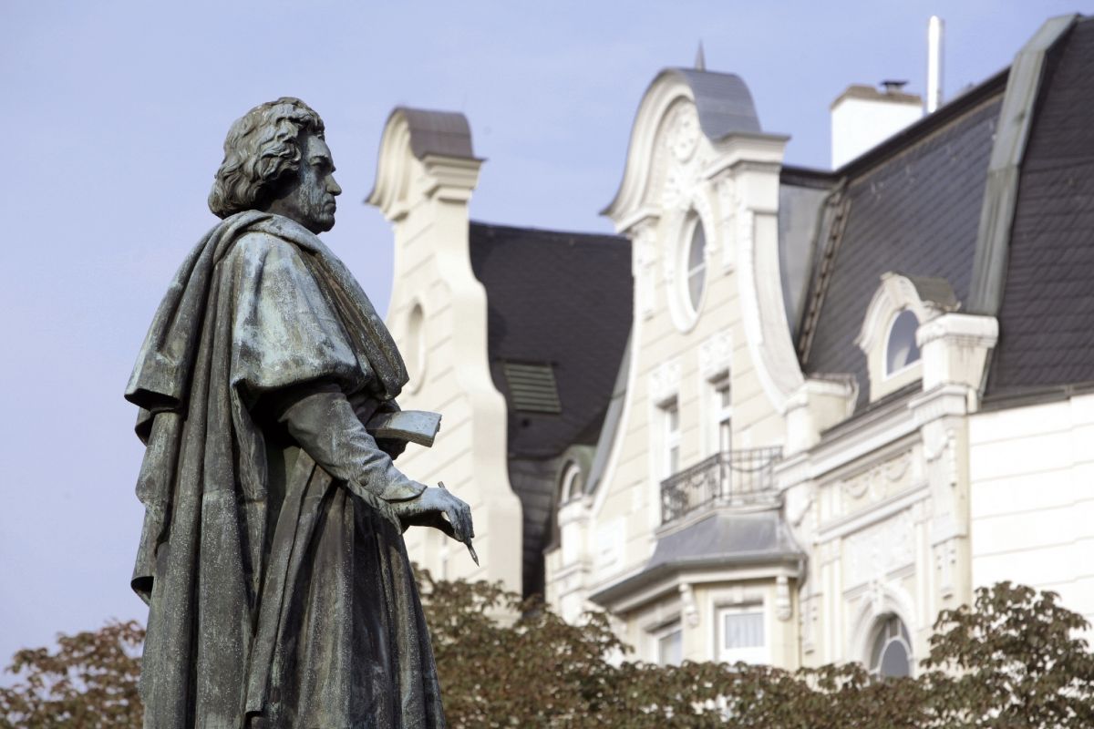 Estatua de Beethoven en la plaza Mnster, en Bonn.