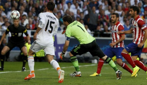 El fallo de Casillas para el gol de Godn en la final de Lisboa.