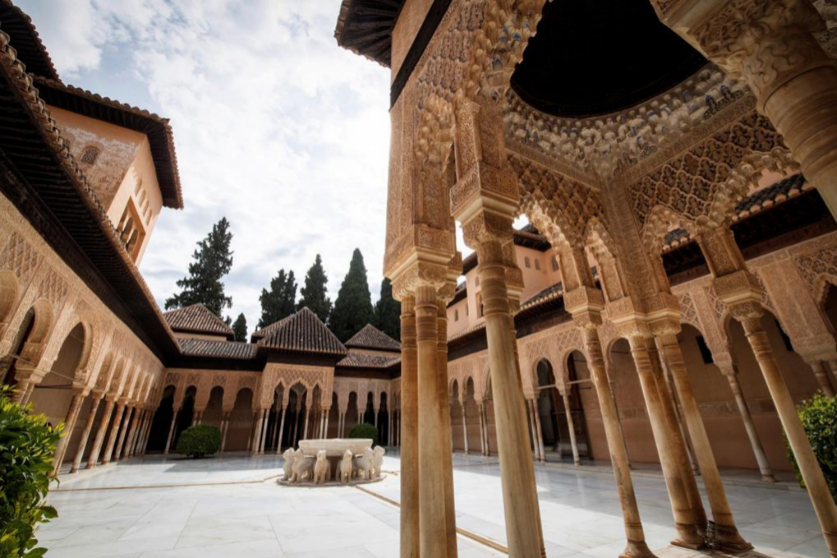 El patio de los Leones de la Alhambra.