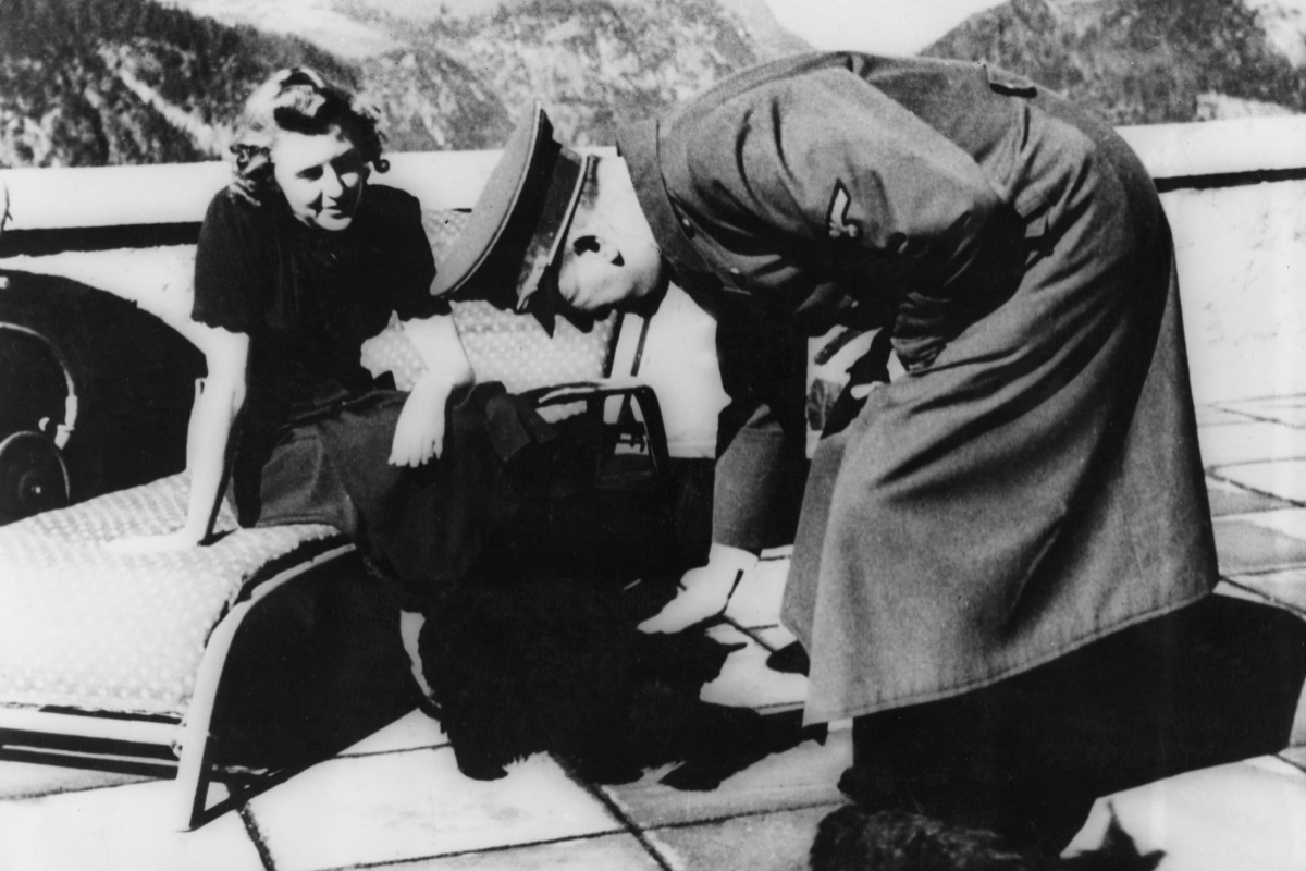 Eva Braun, la chica que juró ser aria para morir como esposa del 'führer '  derrotado | Celebrities
