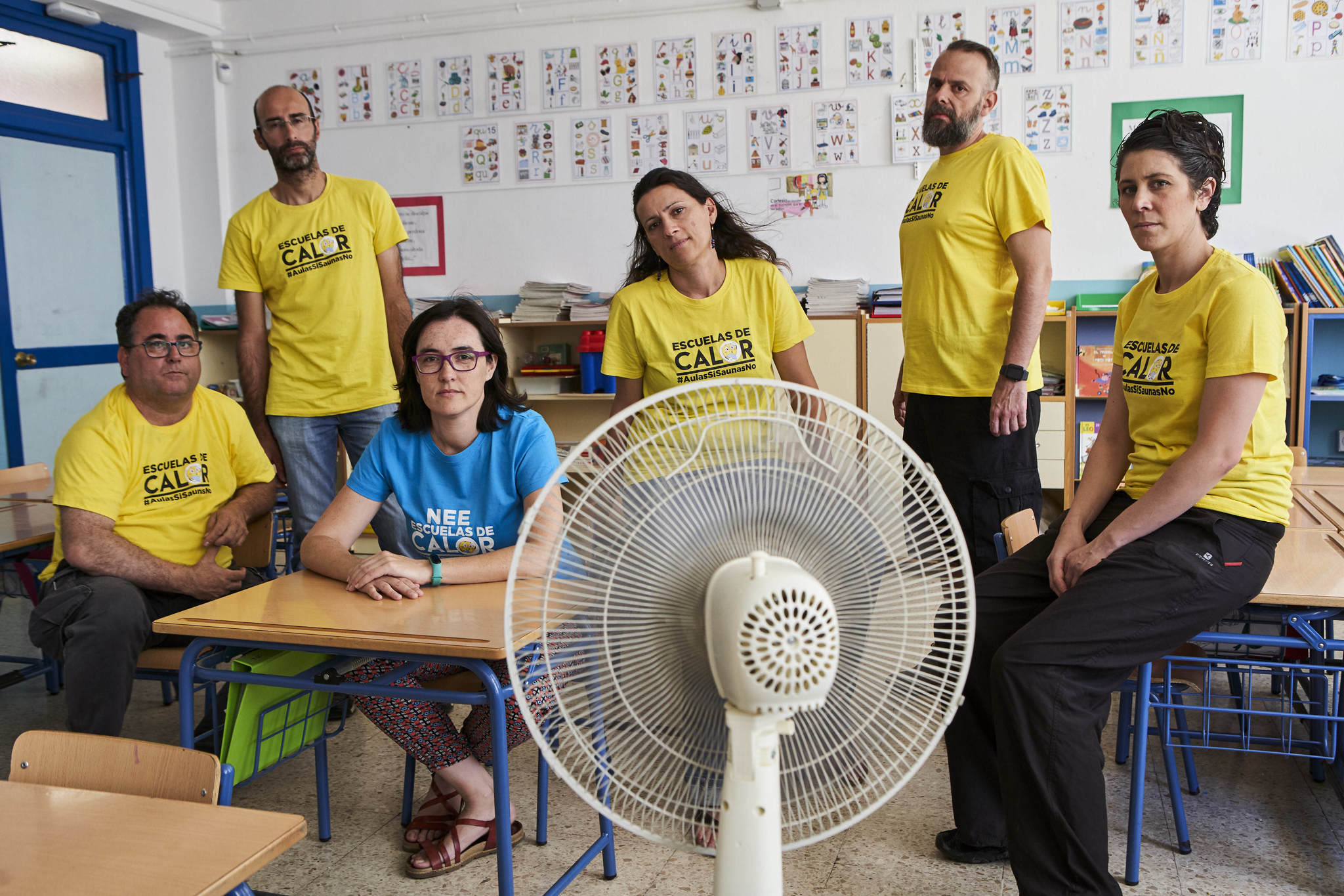 Miembros de la plataforma Escuela de Calor de Sevilla, durante un encuentro con EL MUNDO celebrado en el colegio Huerta del Carmen de Sevilla, junio de 2019.