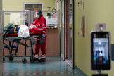 Un paciente de coronavirus en el hospital de Codogno (Italia).