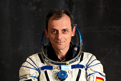 Pedro Duque rescata su traje de astronauta