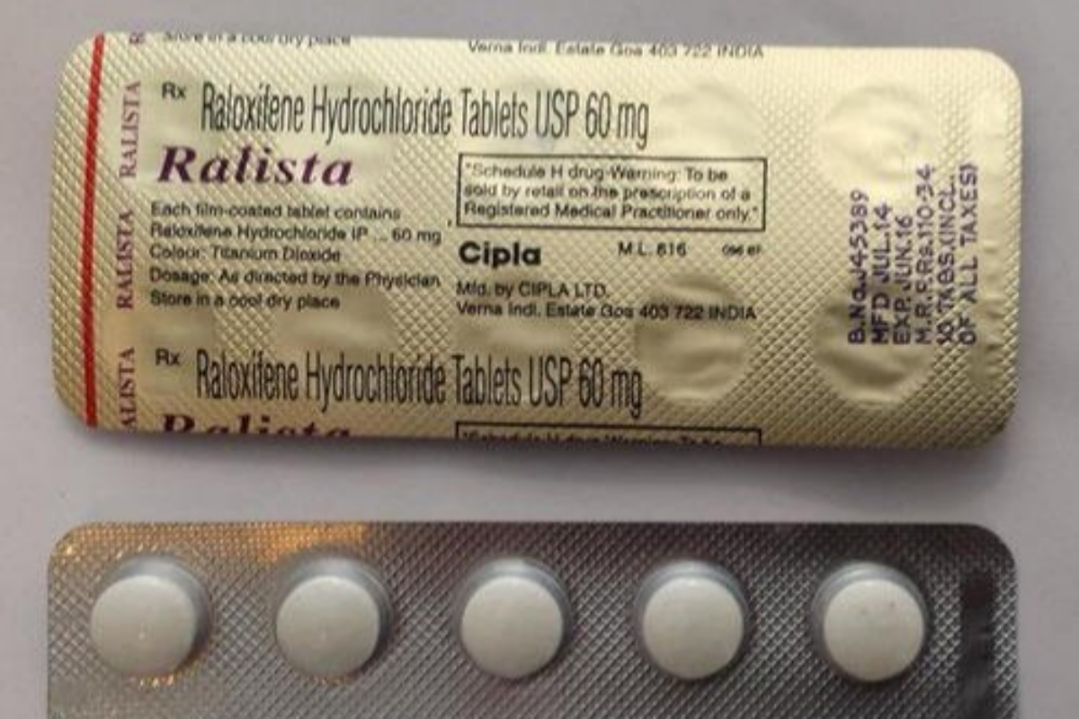 Presentación del Raloxifeno, un fármaco contra la osteoporosis que ha demostrado efectividad frente a los síntomas leves de la Covid-19.
