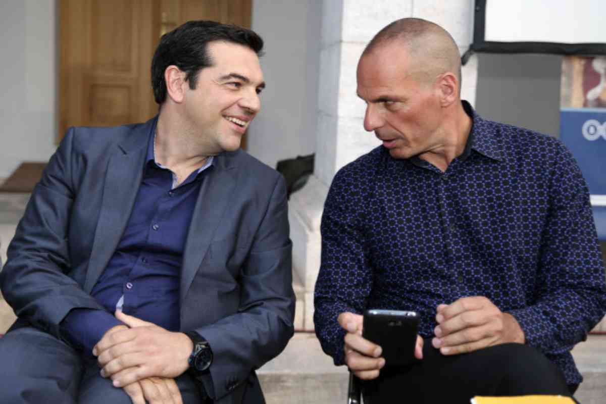 Con Alexis Tsipras (i), quien nombr a Varoufakis ministro de finanzas.