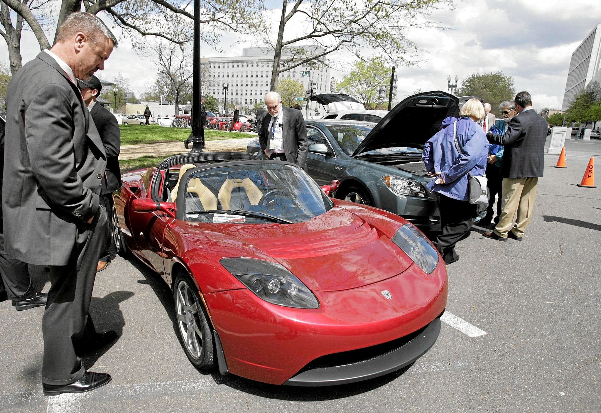 El primer Tesla fue el modelo Roadster, en realidad un Lotus Elise electrificado