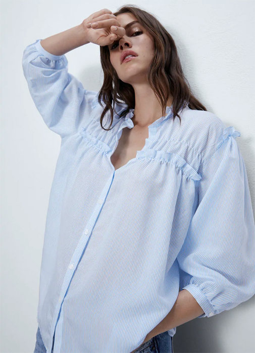 La blusa de rayas que queda bien con todo, perfecta para tus vaqueros, es Zara y solo cuesta 12 euros | Moda