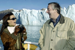 El matrimonio Kirchner posa junto al Perito Moreno, en 2003.