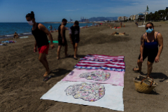 La Junta impone las mascarillas tambin durante el paseo en las playas