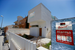 Exterior de la vivienda de Alicante 'okupada' por una familia durante ms de dos aos.