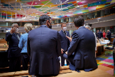 El presidente Pedro Snchez y el primer ministro holands, Mark Rutte, ambos de espaldas en la Cumbre europea celebrada en Bruselas.