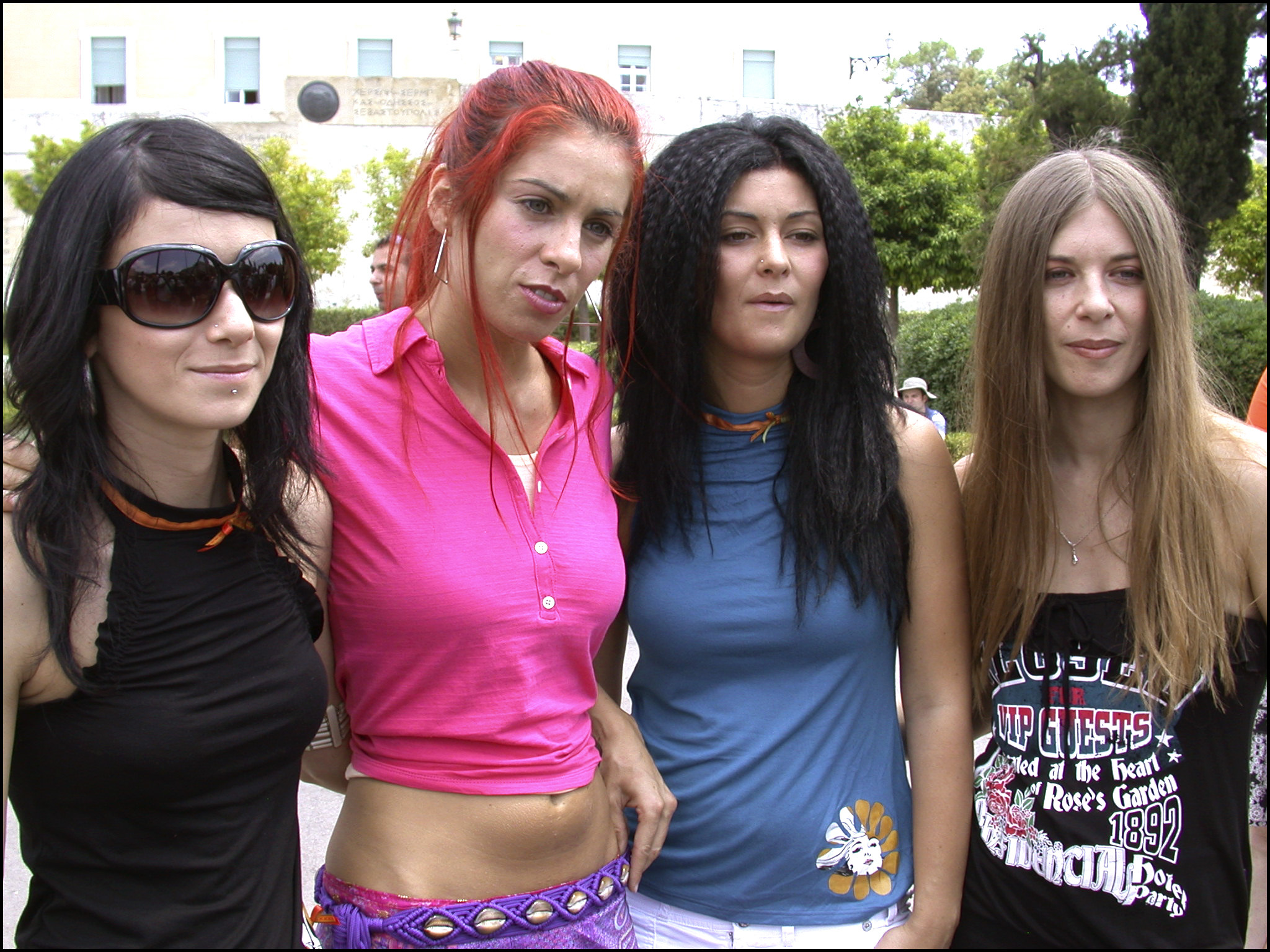 'Las Ketchup' posando durante el festival de Eurovisión de Atenas 2006