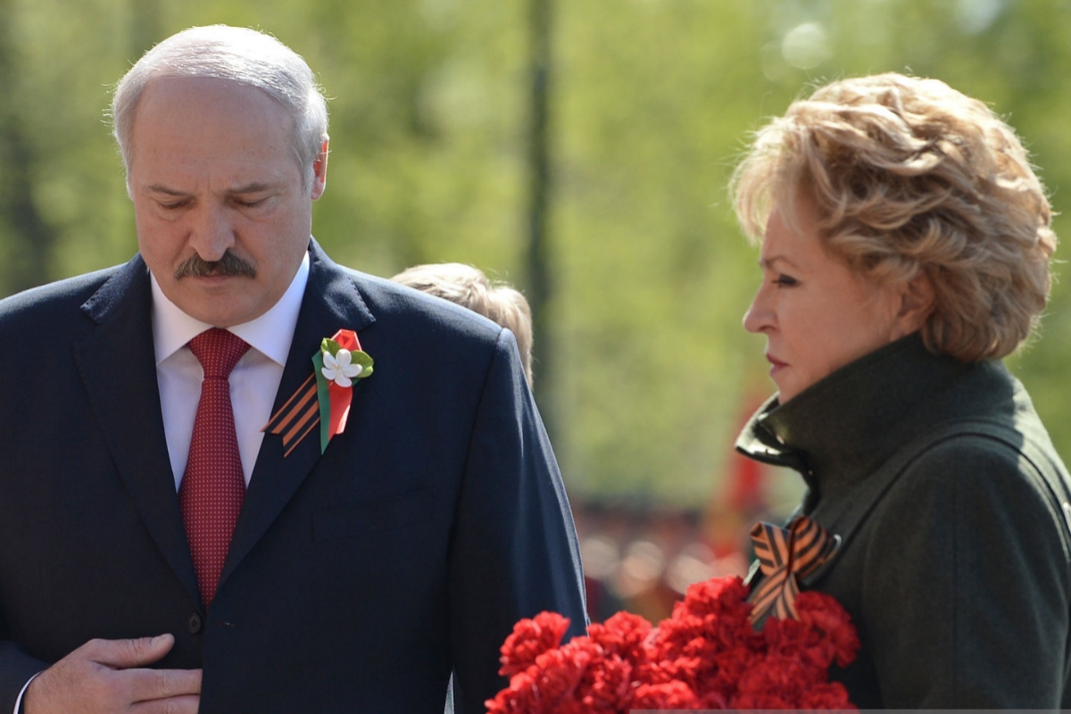 Александр лукашенко с женой фото