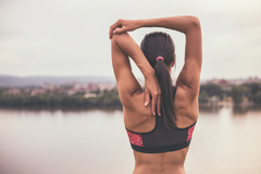 Diez ejercicios para estirar la espalda y mantenerla sana