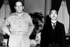 Hirohito y el general MacArthur.