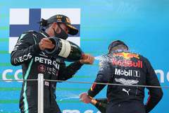 Hamilton moja en champn a Verstappen.