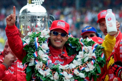 Juan lt;HIT gt;Montoya lt;/HIT gt; of Colombia holds the jug of milk after winning the Indianapolis 500, 28 May, 2000, at the Indianapolis Motor Speedway in Indianapolis. lt;HIT gt;Montoya lt;/HIT gt; is the first rookie to win the race since 1966. (ELECTRONIC IMAGE) AFP PHOTO/Jeff HAYNES (Photo by JEFF HAYNES / AFP) COMPRADA PARA DEPORTES