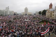 Manifestacin masiva en las calles de Minsk.