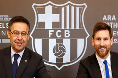 Josep Maria Bartomeu (izda) y Leo Messi, en 2017.