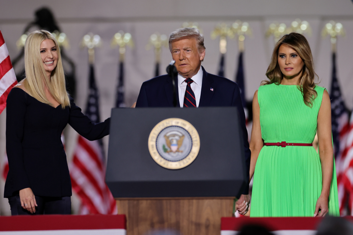 Una de las ltimas imgenes de Trump con su mujer y su hija.