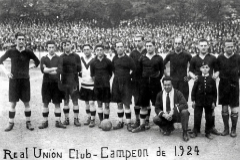 Los jugadores del Real Unin, antes del partido contra el Real Madrid en el campo de Atocha. De Izquierda a derecha: Eguiazabal, Gamborena, Berges, Emery, Matias, Echeste, Anatol, Errazquin, Vazquez, Ozunza y Rene Petit.