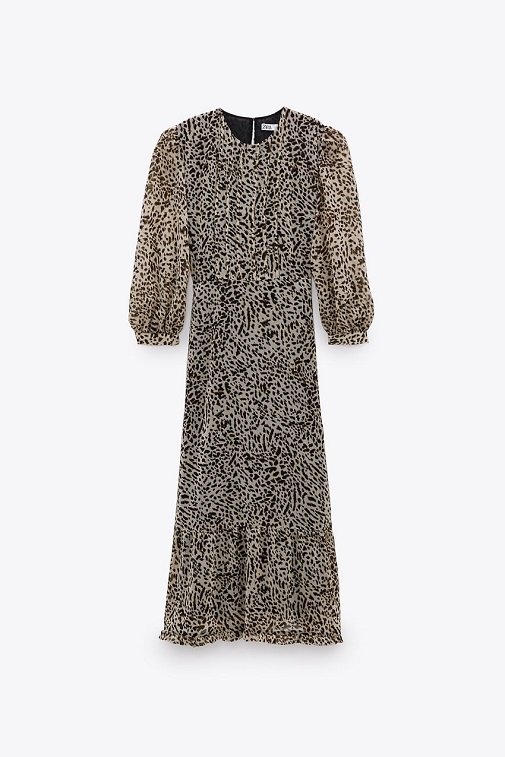 Zara tiene el vestido de estampado de leopardo 'con más garra' para triunfar de día y este otoño | Moda