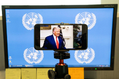 New York (United States).- US President Donald J. lt;HIT gt;Trump lt;/HIT gt; is seen on a television screen remotely addressing via video the General Debate of the 75th session of the General Assembly of the United Nations in the international news office area at United Nations headquarters in New York, New York, USA, 22 September 2020. The annual meeting of world leaders at the United Nations is being held without the usual heads off state in attendance due to the coronavirus pandemic. (Estados Unidos, Nueva York) EPA/