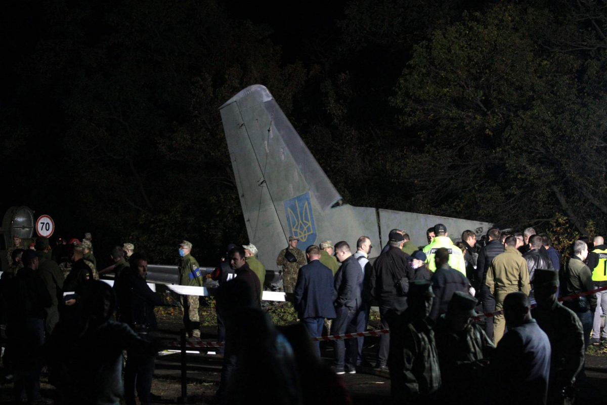 Restos del Antonov militar estrellado este viernes en Ucrania.