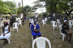 Medidas de distanciamiento social en una iglesia de Lagos (Nigeria).